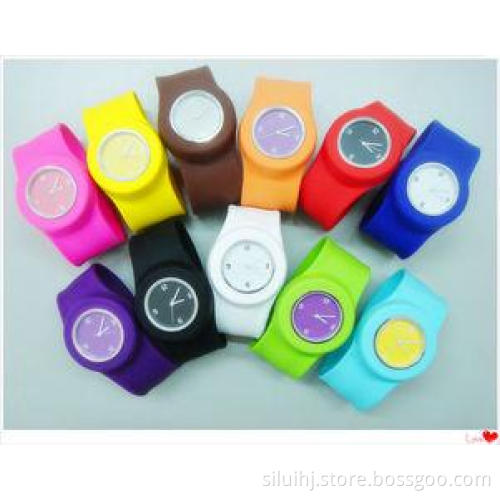 2014 Hot Sell Fashionable Pat Pat Watch Silicone Sport Wat